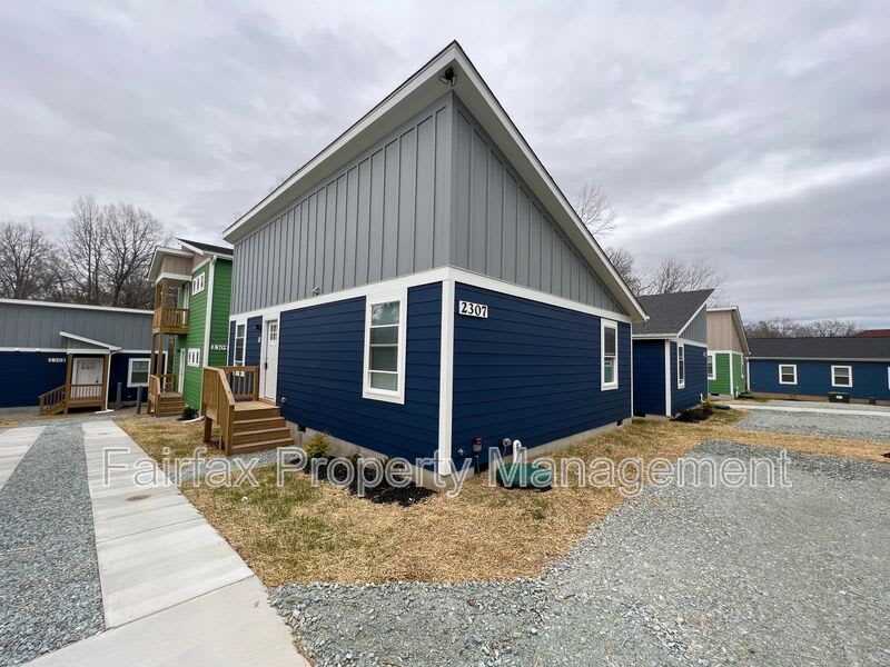 2307 Owen St – photo 1