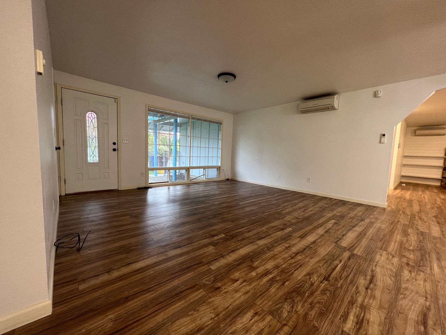 3 bedroom 1.5 bath home with two car garage, and fenced in back yard! – photo 1
