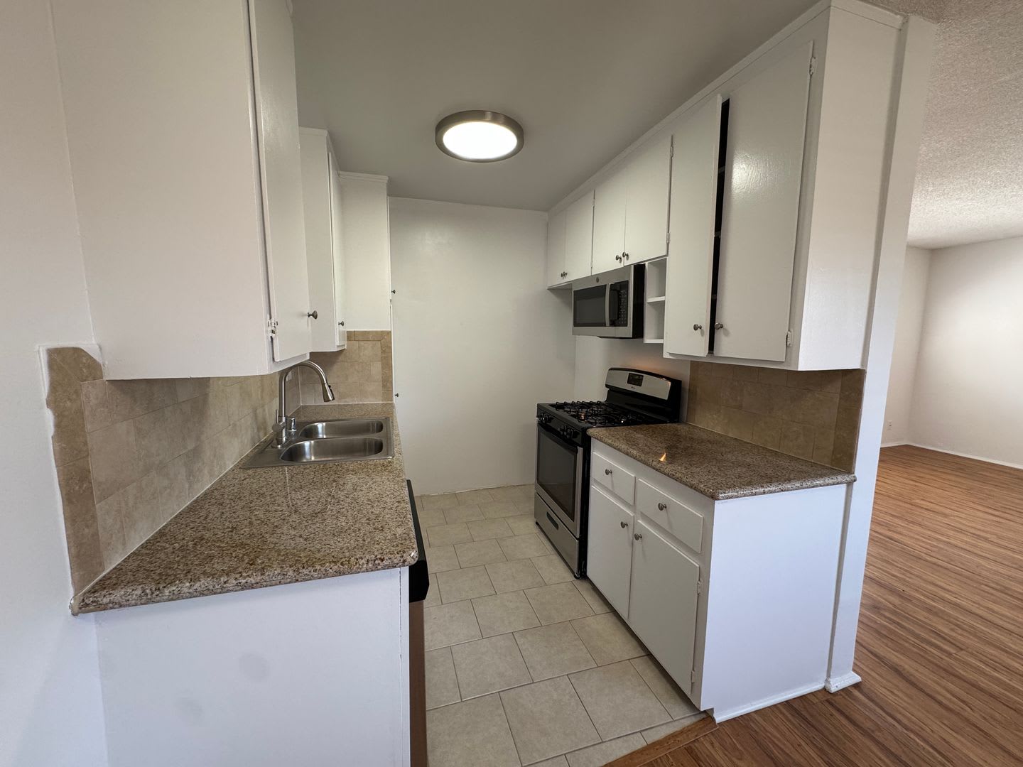 11865 Rochester Ave. – photo 1