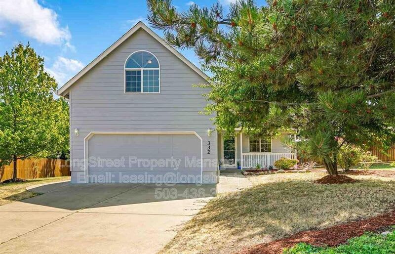 332 NE Carmen Pl – photo 1 of 45