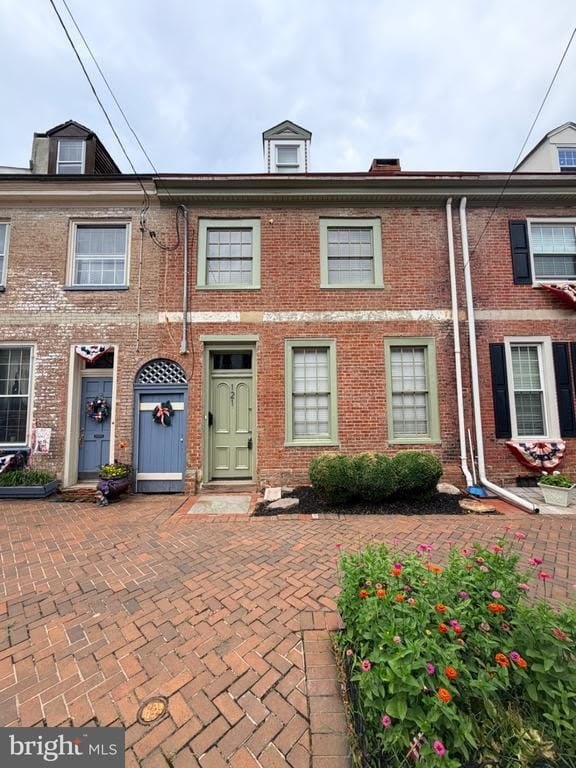 121 E UNION STREET – photo 1 of 42