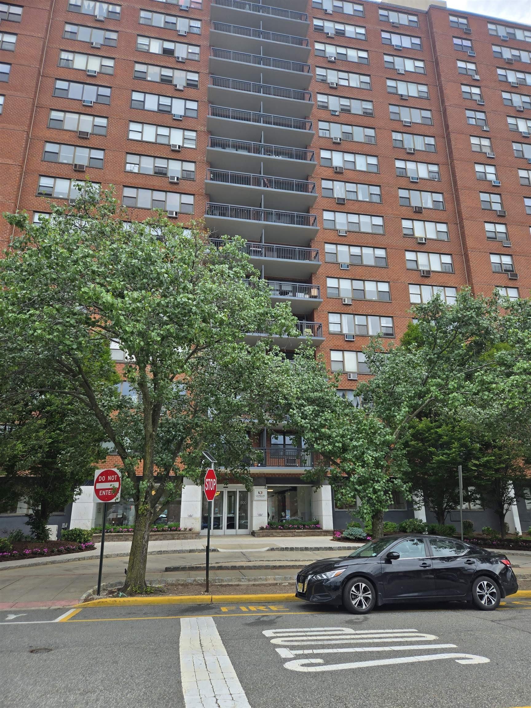 500 CENTRAL AVE – photo 1 of 13