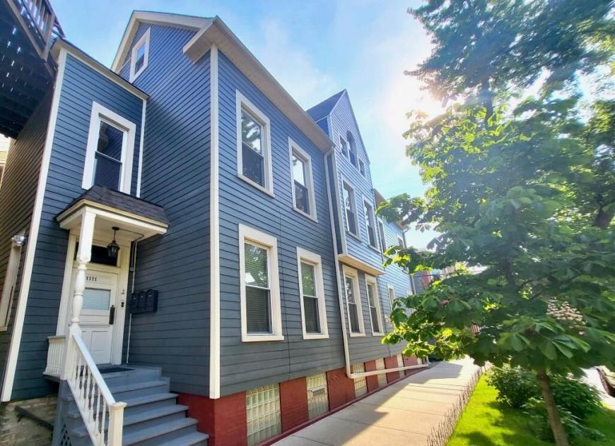 1109 Roscoe – photo 1