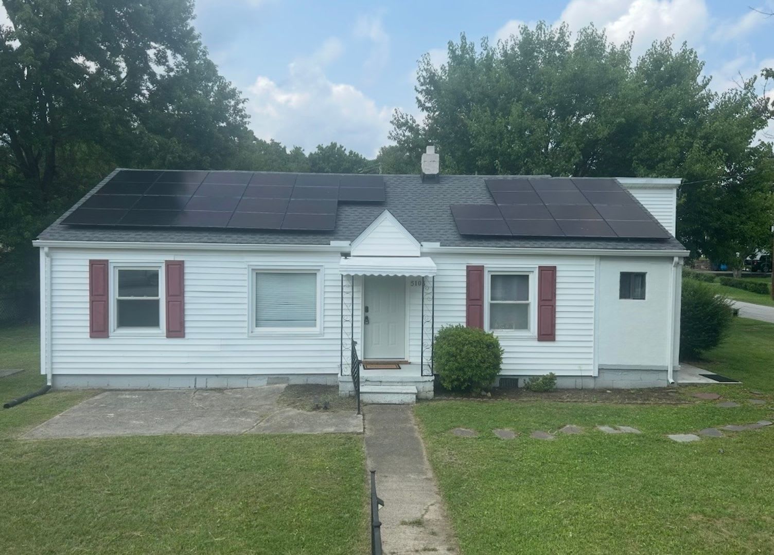 Well Maintained Cottage Style Ranch – photo 1