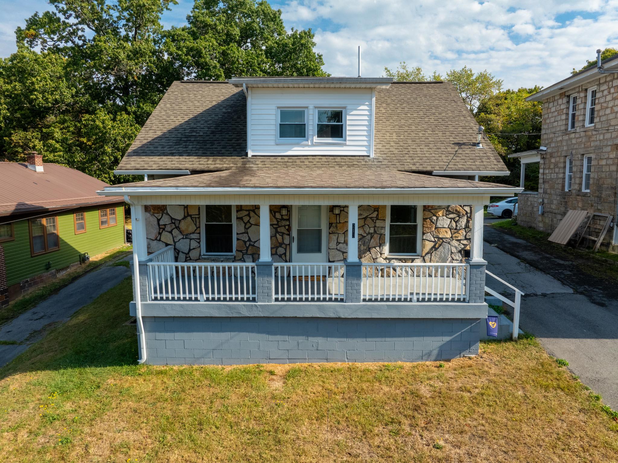 213 Crawford Street – photo 1 of 31