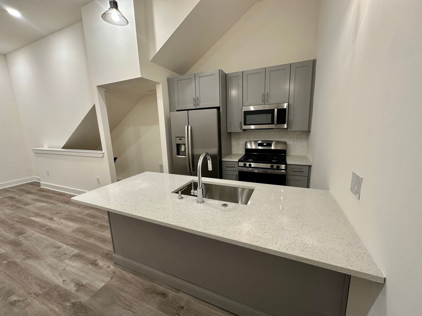 Stunning New Construction 1-Bedroom Apartment in Northern Liberties! Just Outside the Piazza! – photo 1