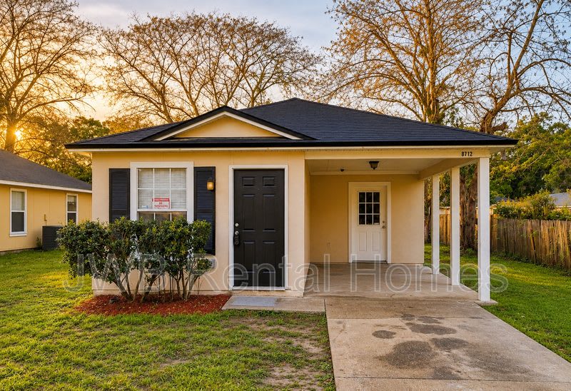 8712 Hare Ave – photo 1