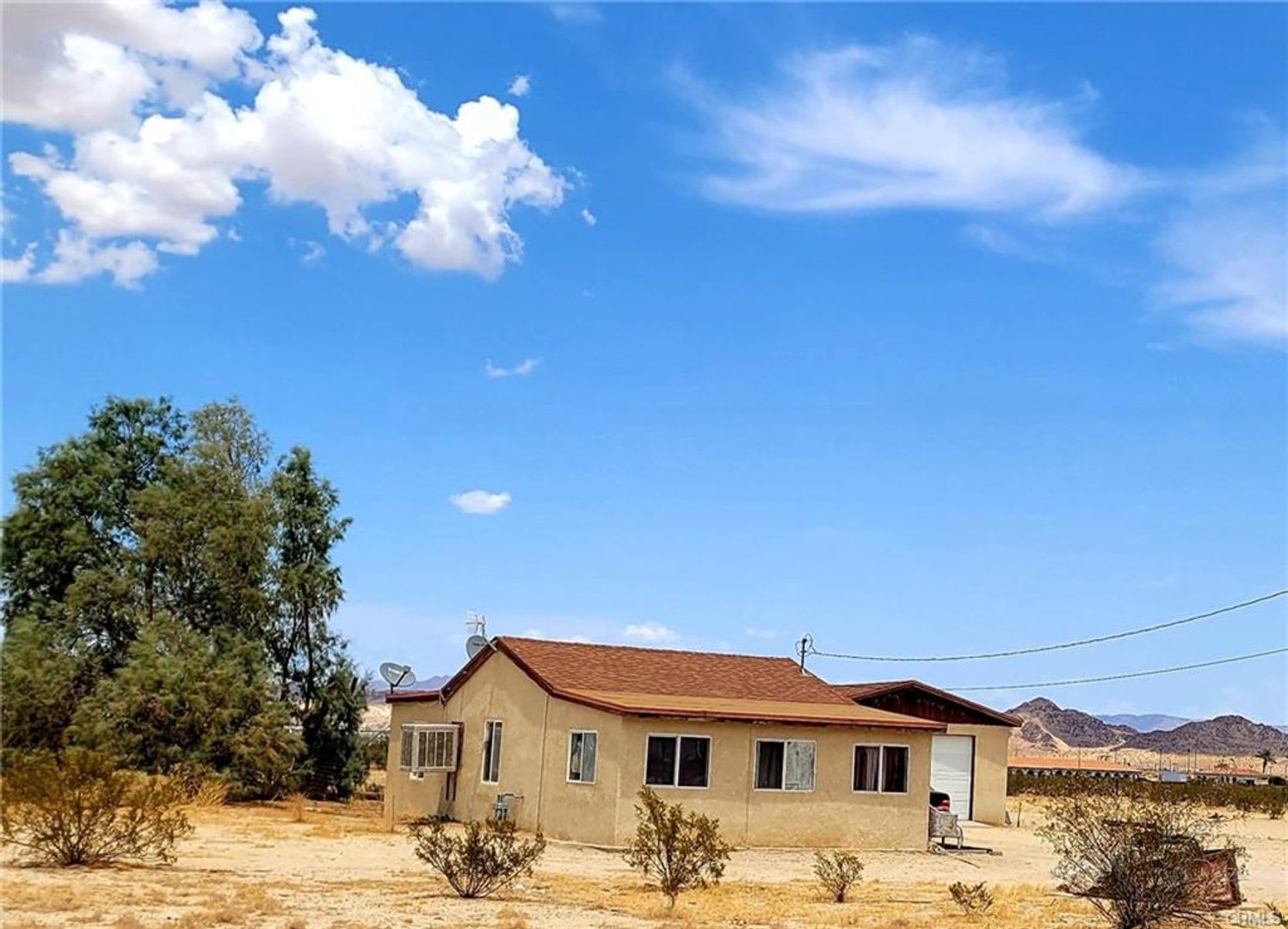 Nice and Quite 1 bedroom 1 bath with Bonus room – photo 1 of 8