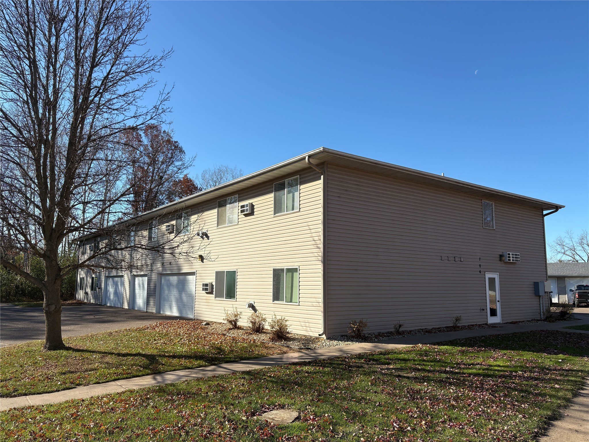 705 Bruce Court – photo 1 of 17