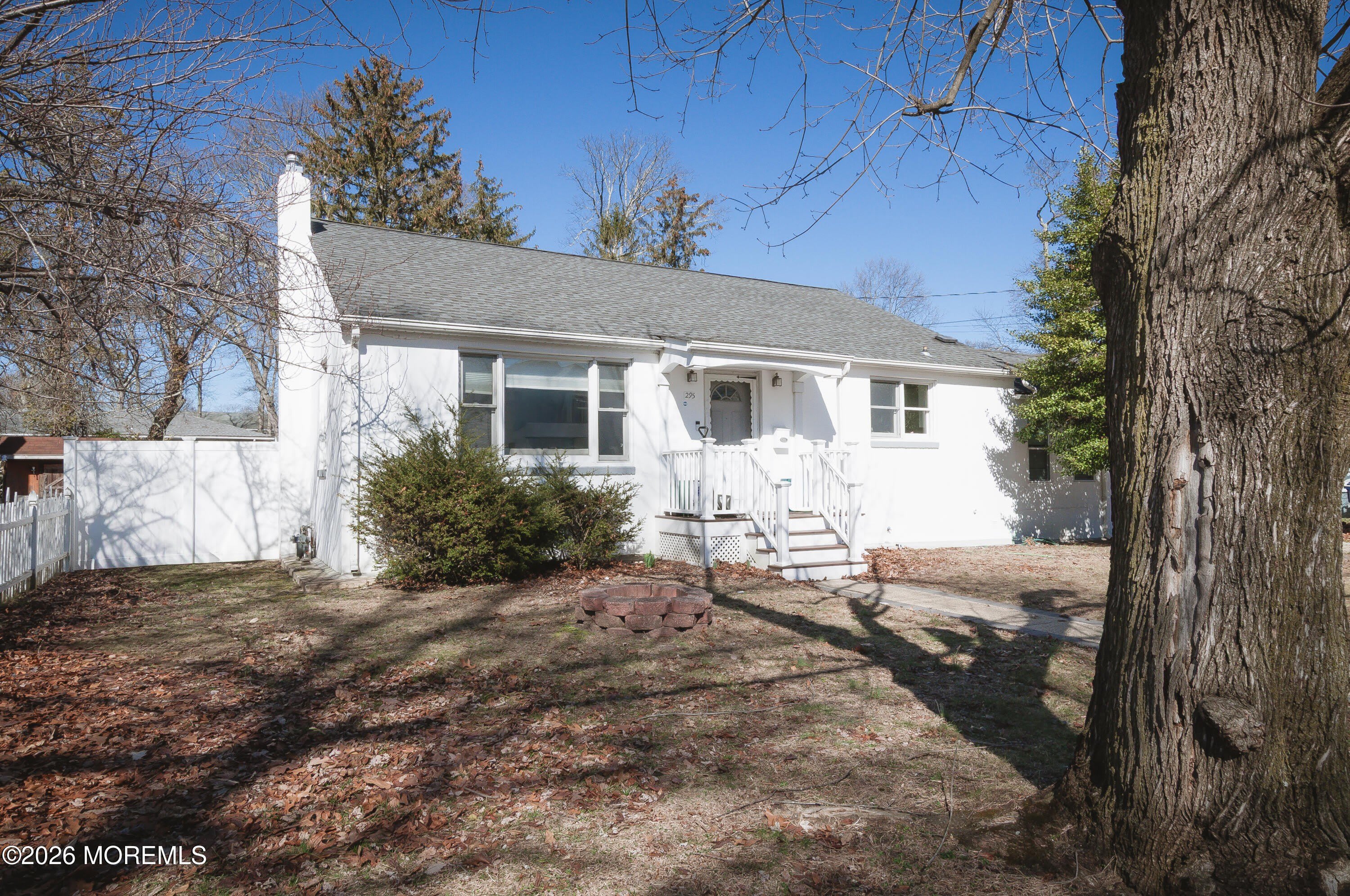 295 Roosevelt Avenue – photo 1