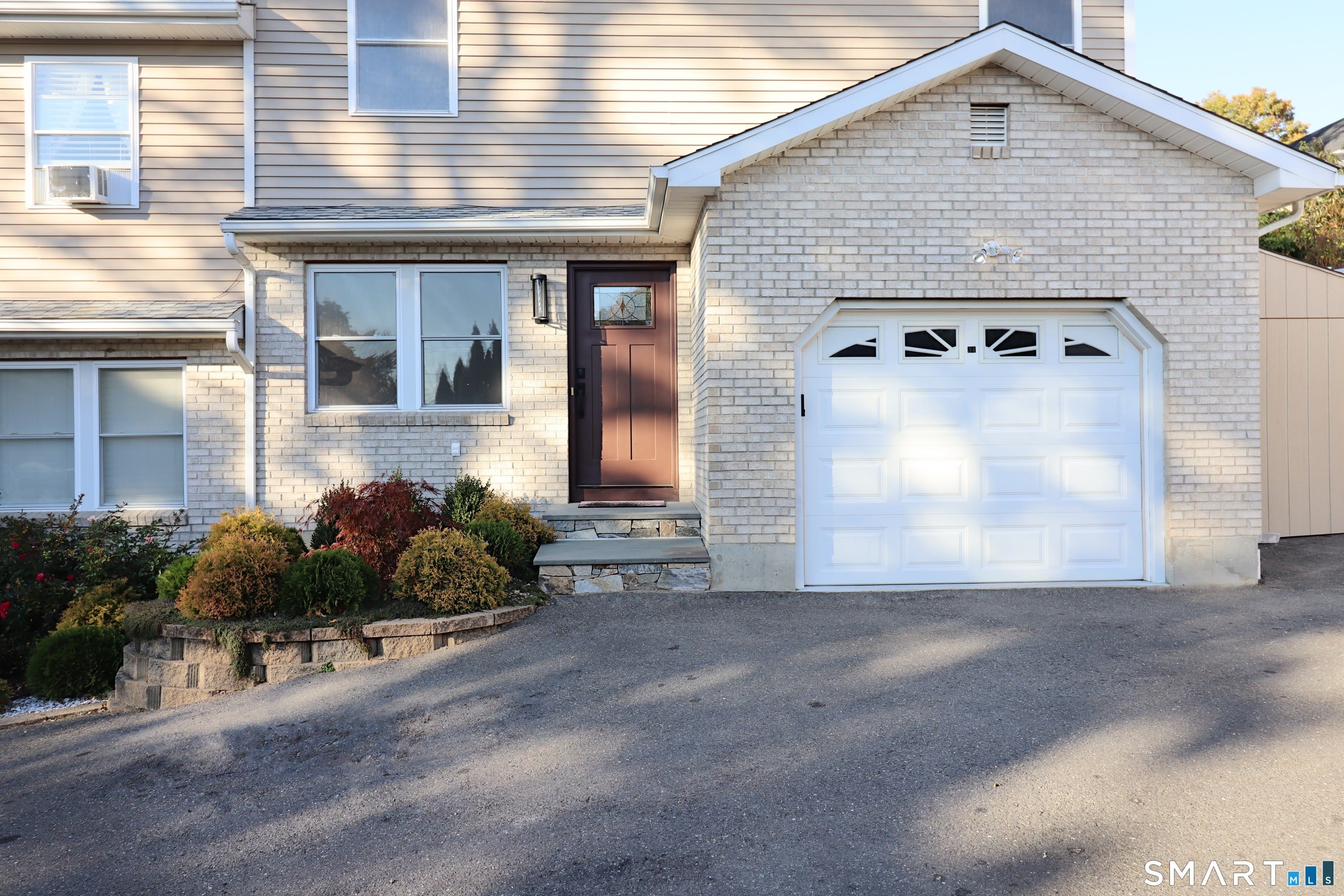 32 34 May Street – photo 1 of 31