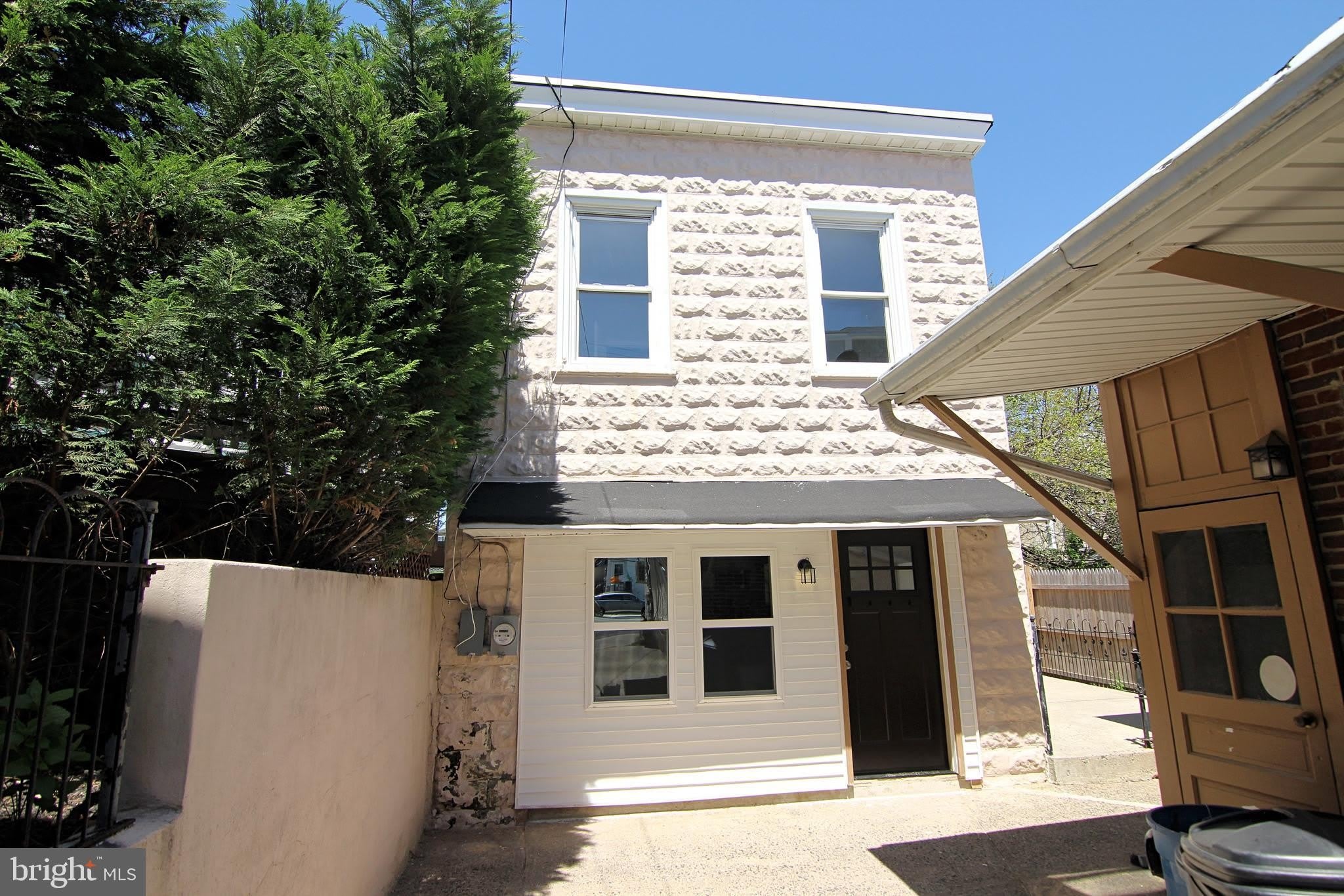617 FORD Street – photo 1 of 15