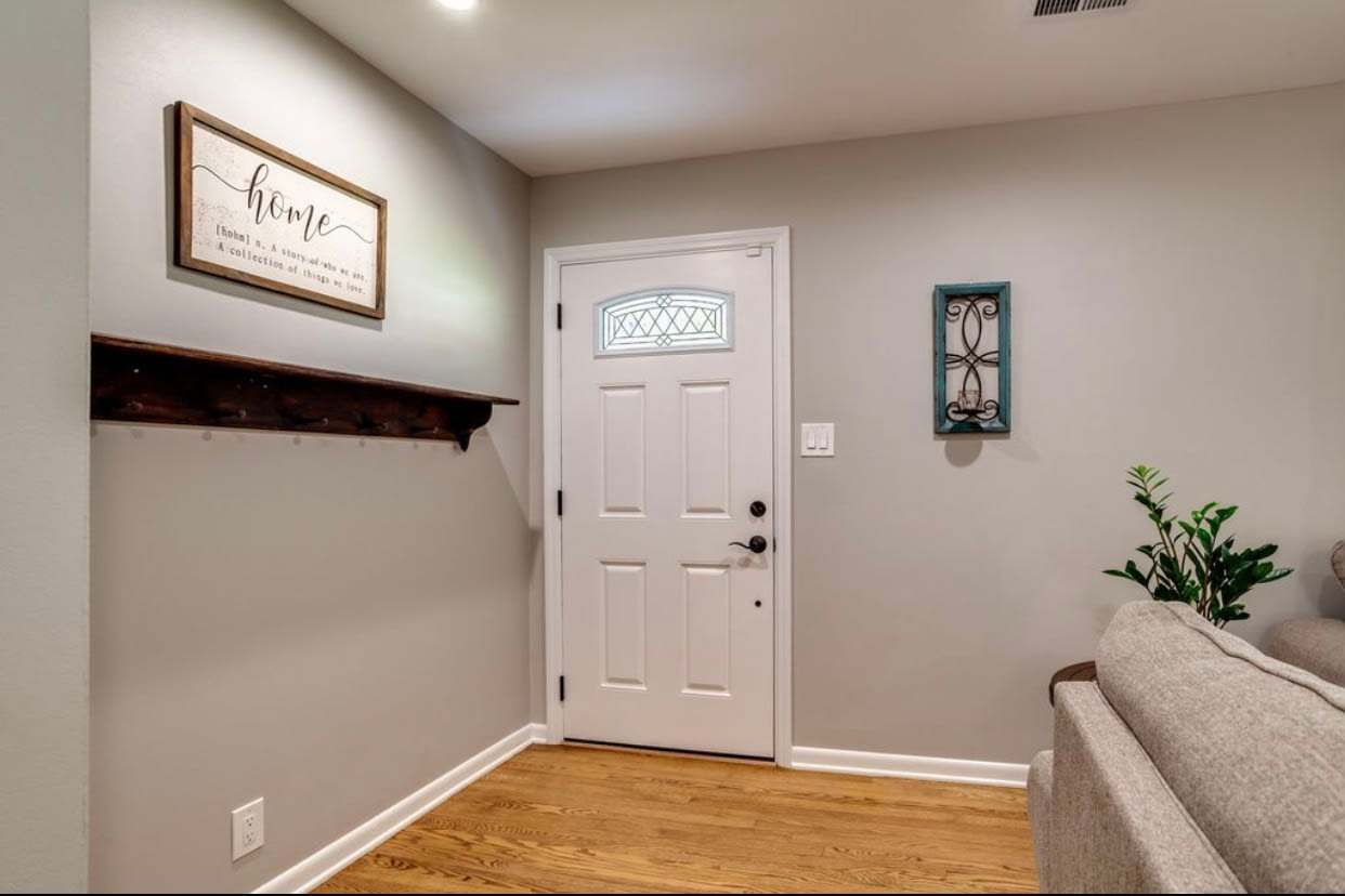 7532 Luscombe Drive – photo 1
