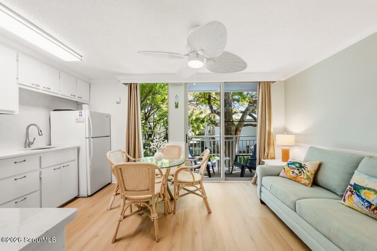 1175 Beachview Drive N – photo 1