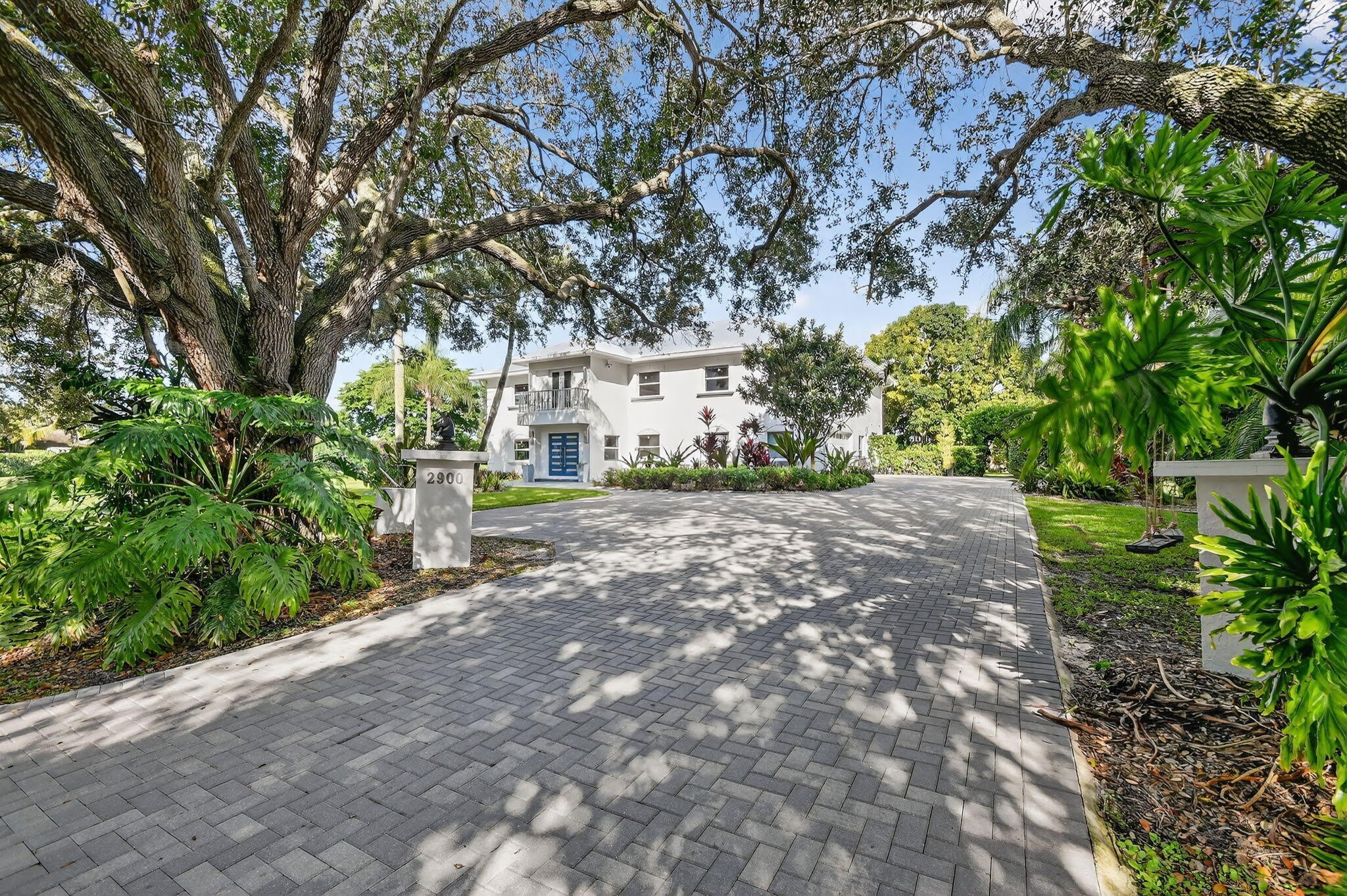 2900 Greenbriar Boulevard – photo 1