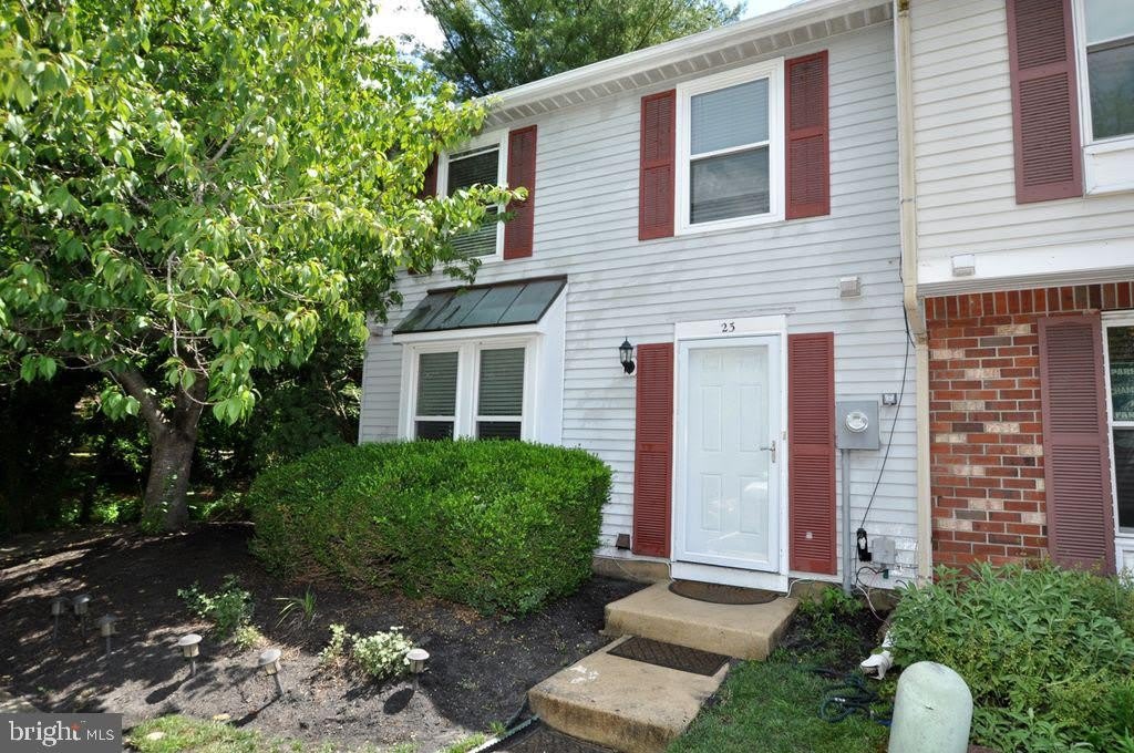 23 WATERVIEW COURT – photo 1 of 18