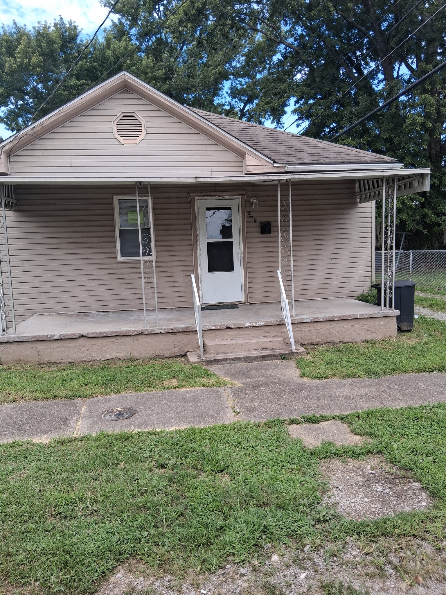 209 13th Street – photo 1 of 10