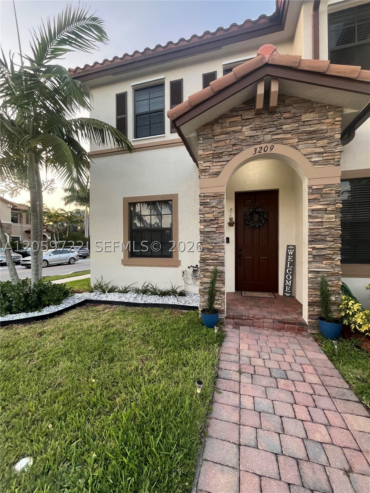 3209 SE 4th Ct – photo 1