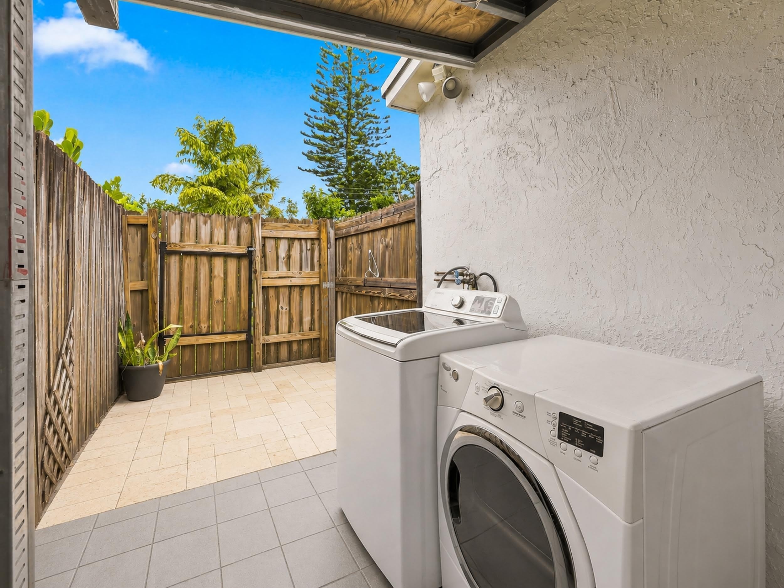 7780 Nw 40Th Street – photo 1