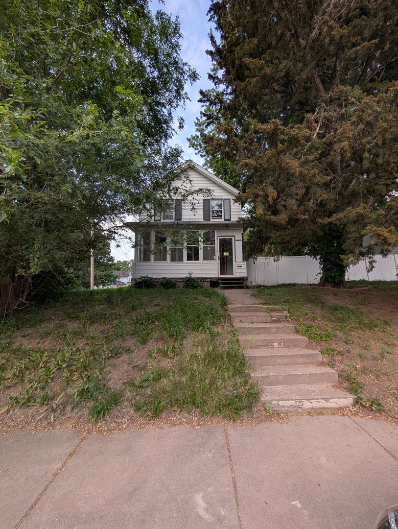 Cozy 2 Bedroom Home In A Peaceful Neighborhood – photo 1 of 293