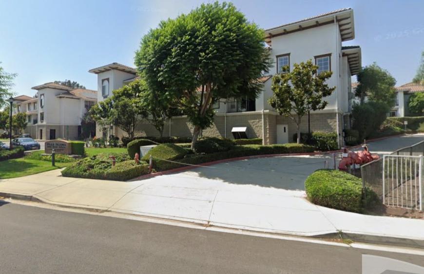 Villa Paloma Senior Apartments – photo 1 of 10