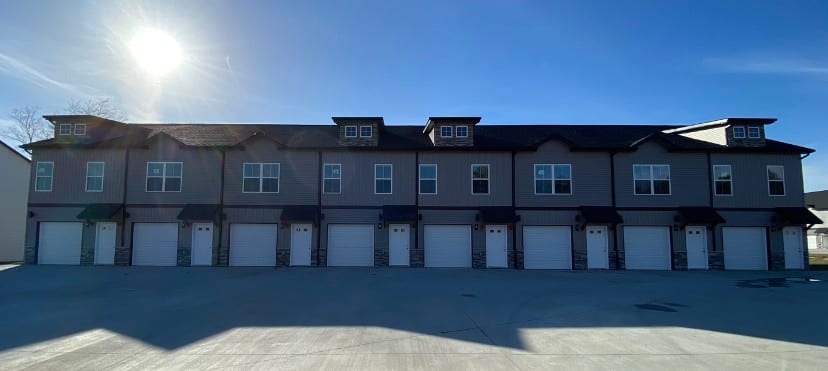 1040 Glenkirk Drive – photo 1