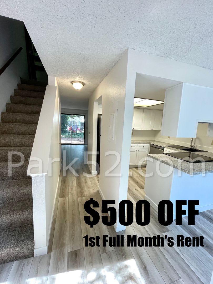 500 Off 1St Full Month Small Pet Friendly Remodeled 2 Bedroom Townhome With Small Yard – photo 1 of 14