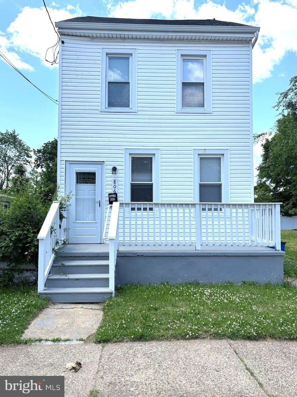 806 HIGH Street – photo 1 of 16