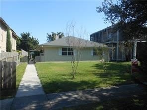 5661B WOODLAWN Place – photo 1