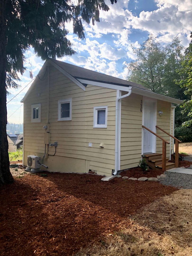 Cute Remodeled Studio – photo 1 of 25