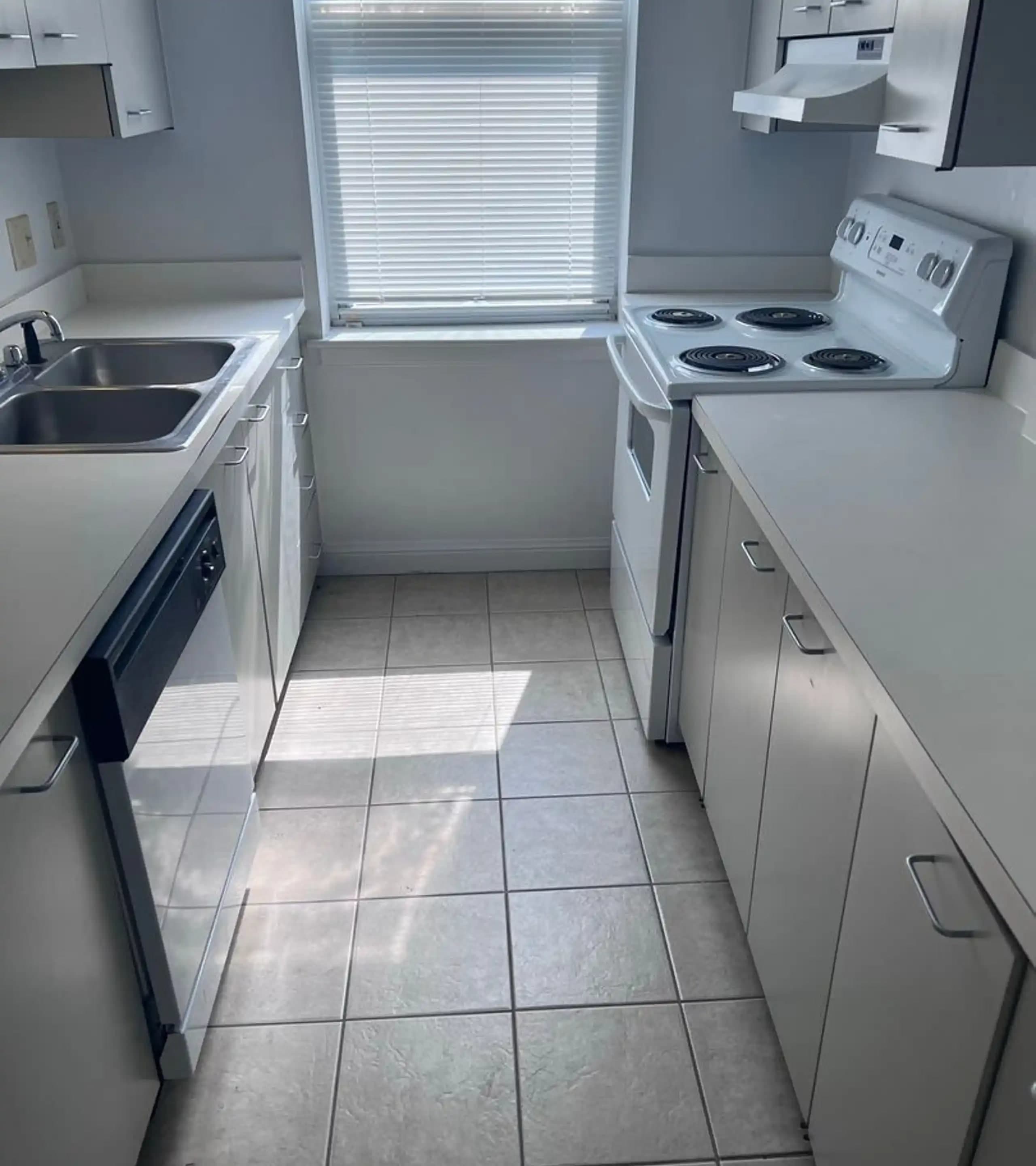 932-934 Russell – photo 1