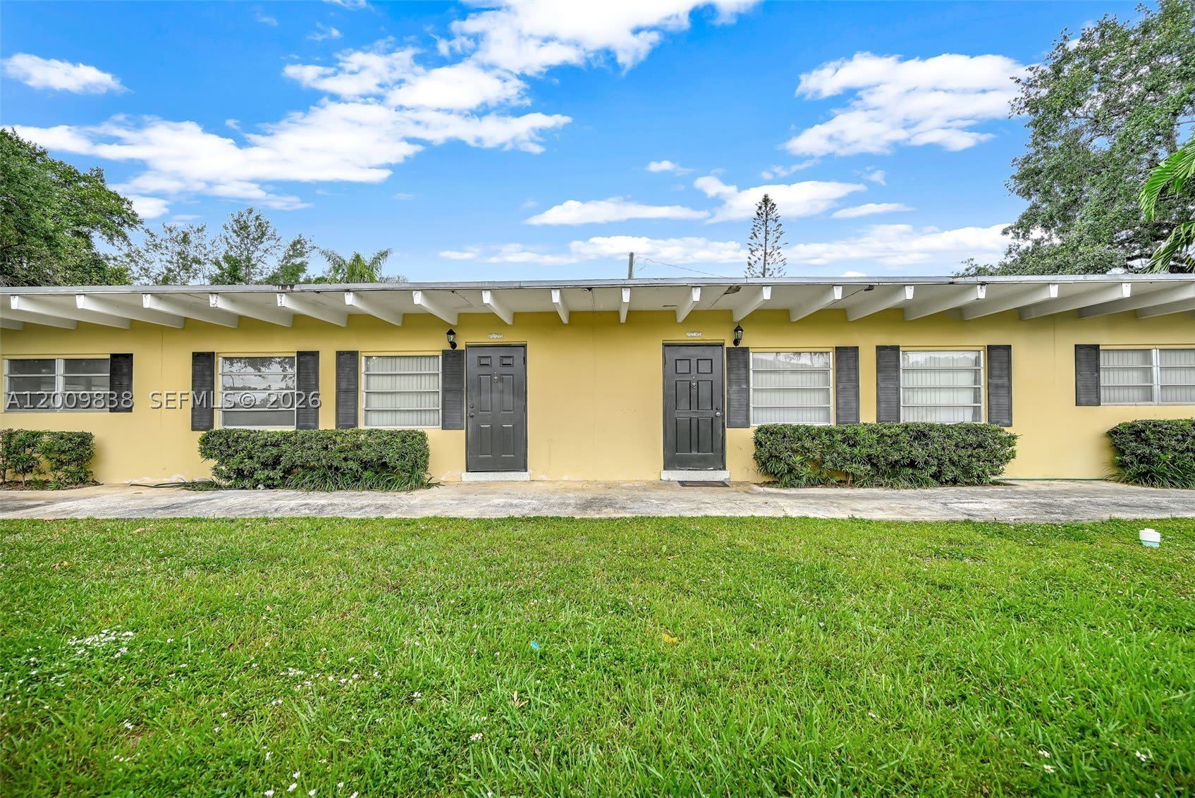 2225 SW 62nd Ct – photo 1