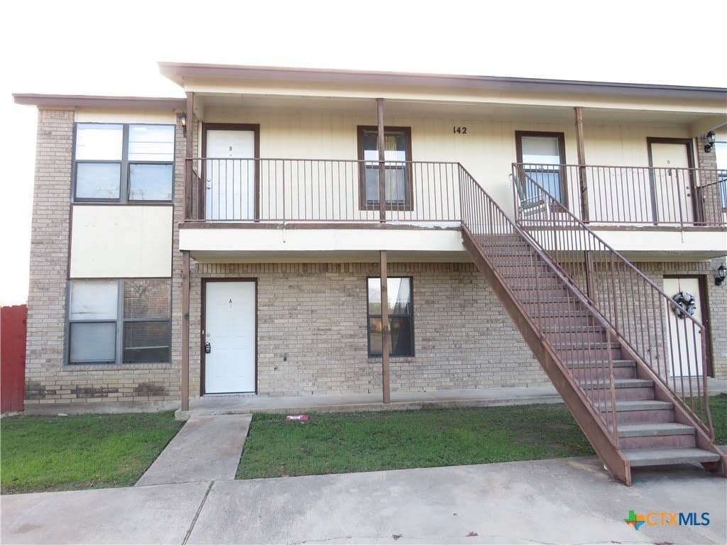 142 Wolf Road – photo 1 of 11