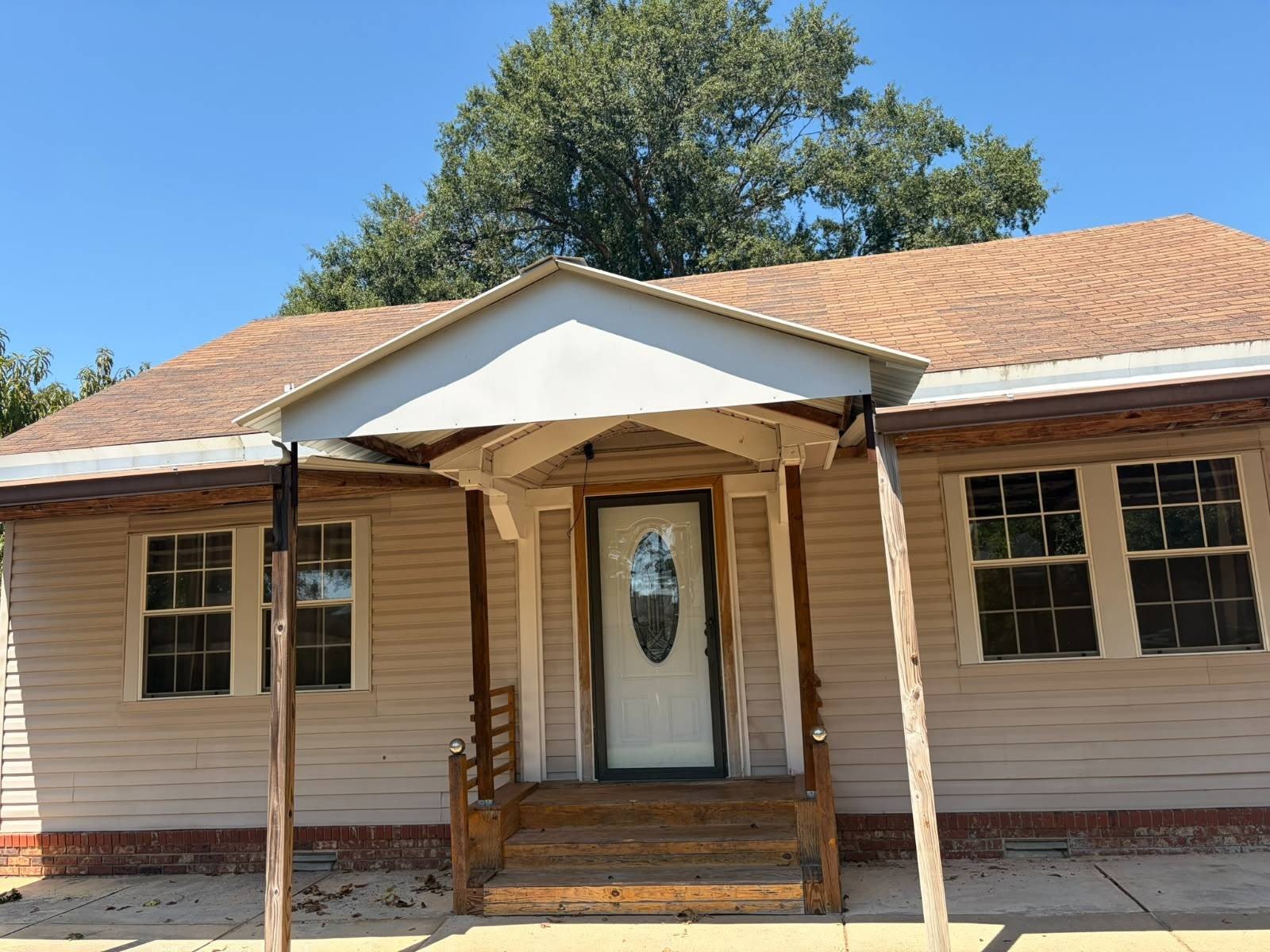 1316 Martel – photo 1 of 11
