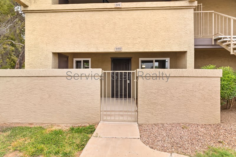 4050 E Cactus Rd – photo 1