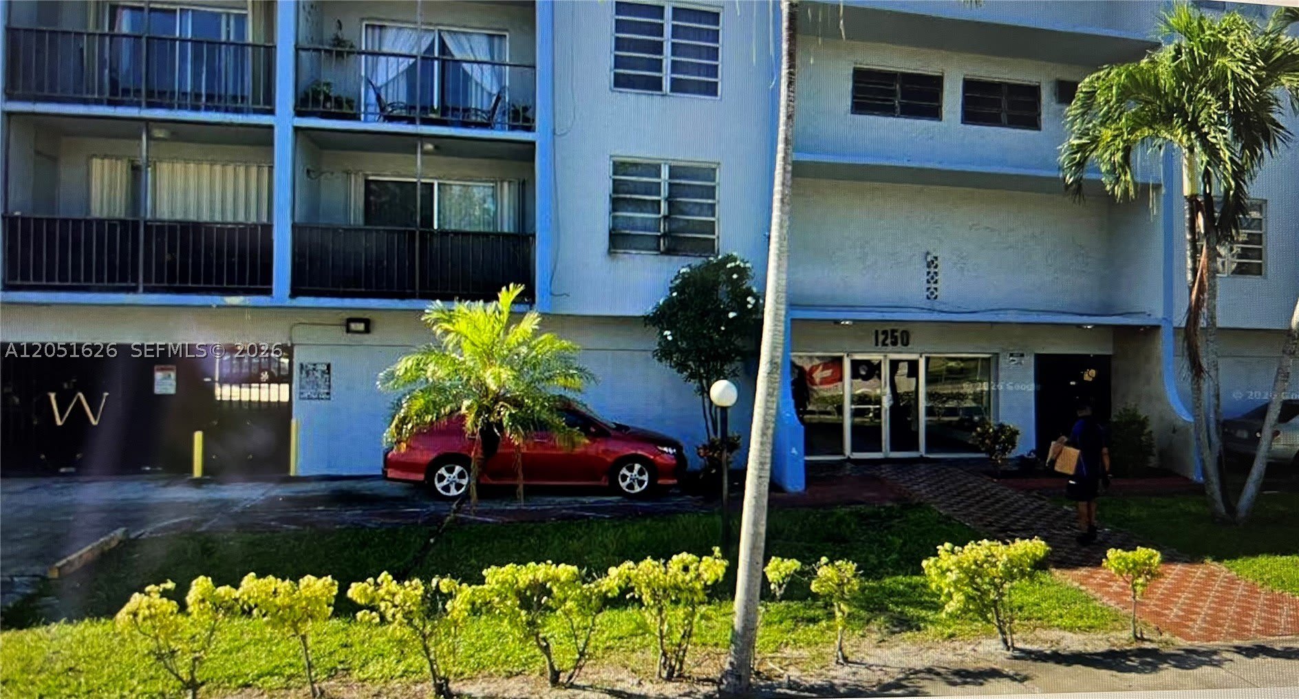 1250 NE 125th St – photo 1