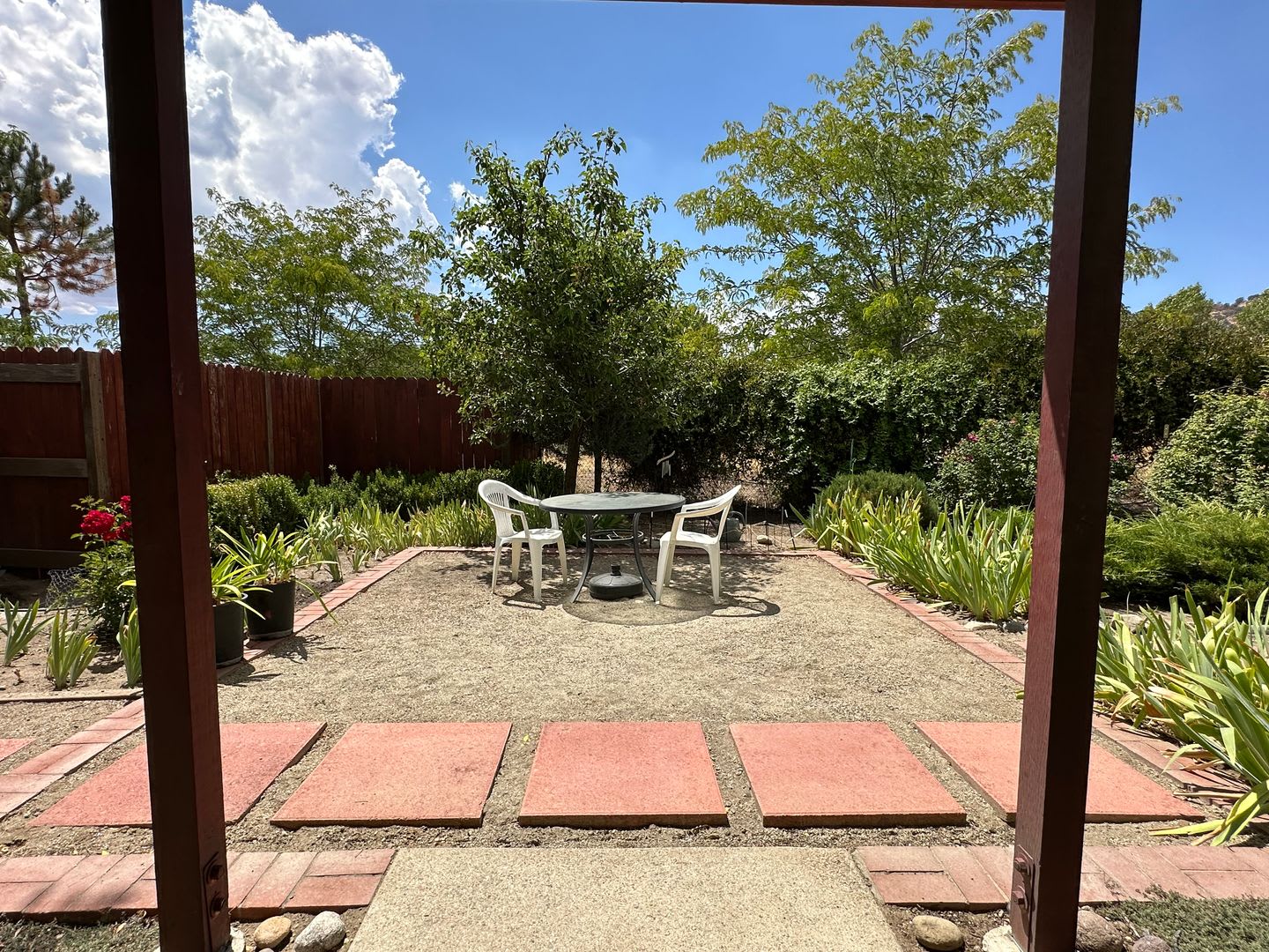 Furnished Studio READY NOW! electricity included! – photo 1 of 17