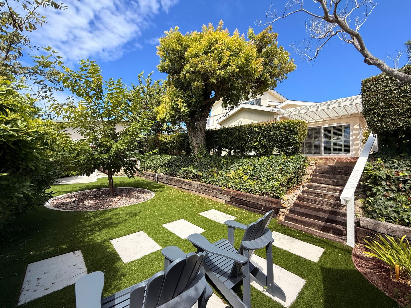 Fully Furnished 4 Bedroom Home In Bay Park Available Now – photo 1