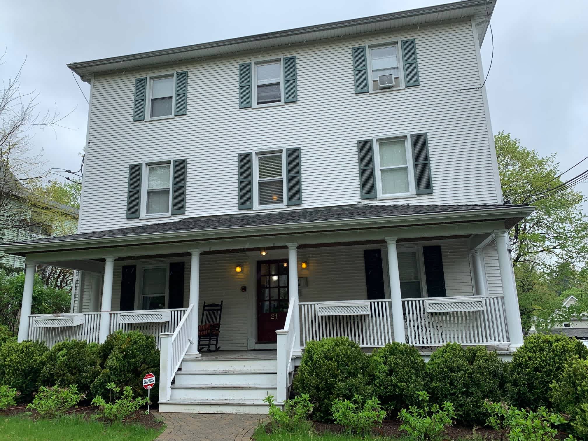 21 Oak Ridge Street – photo 1 of 21