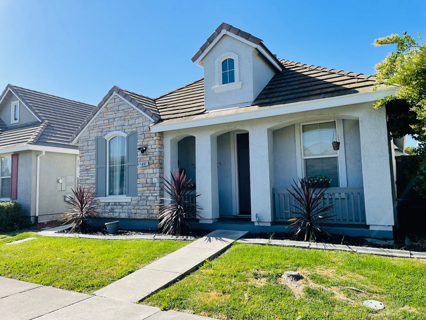 1882 Zurlo Way – photo 1