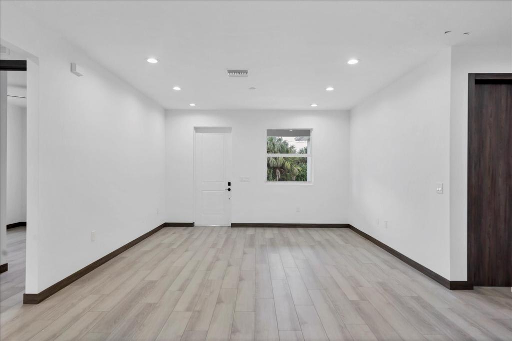 3050 Wentworth Street – photo 1