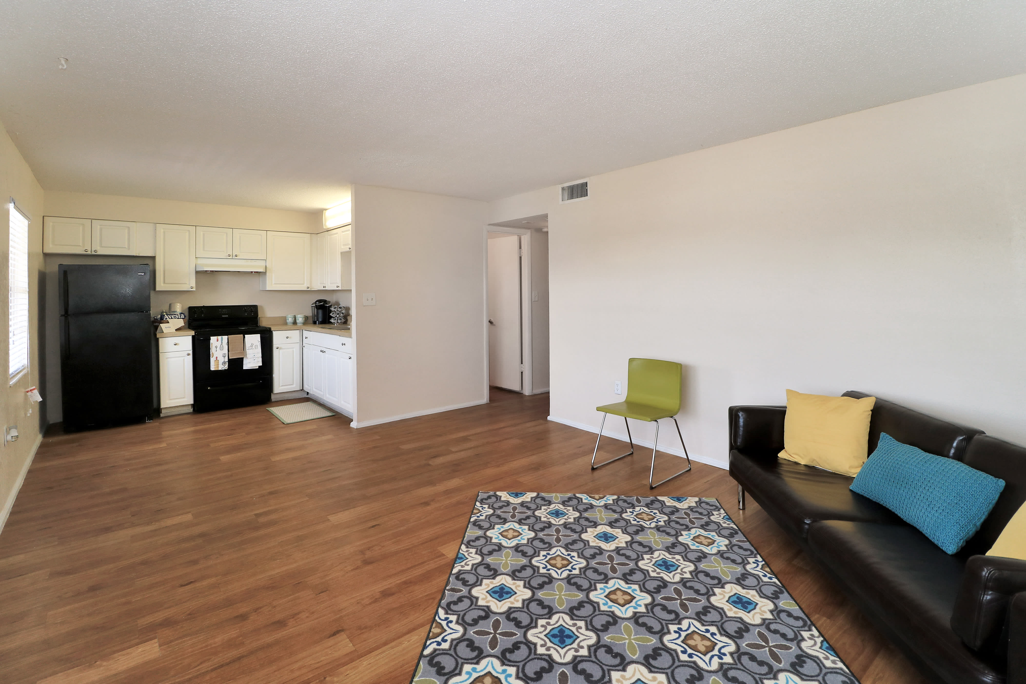 Greenway Apartments – photo 1 of 10