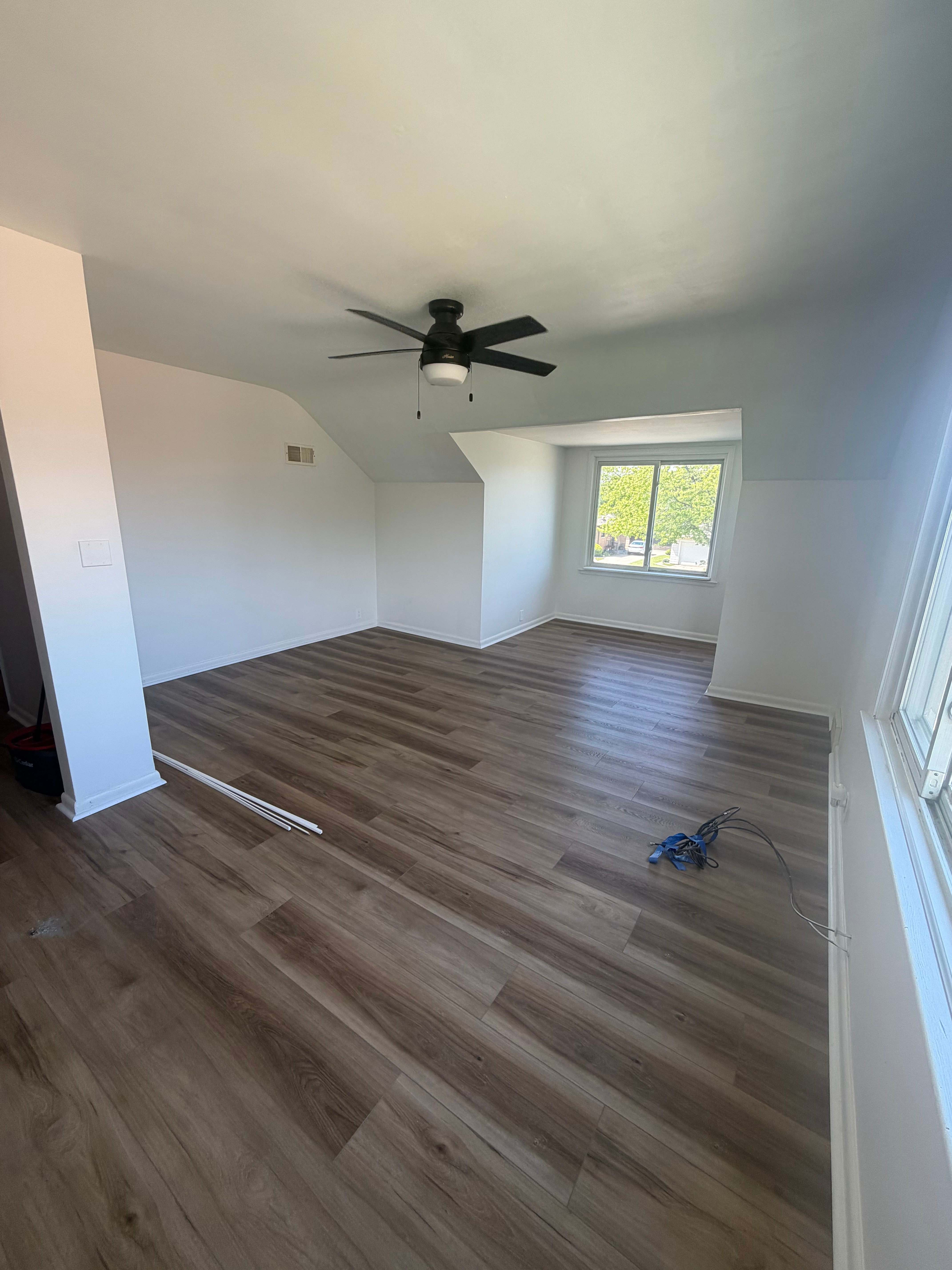 2121 Pearsall Pkwy – photo 1 of 12