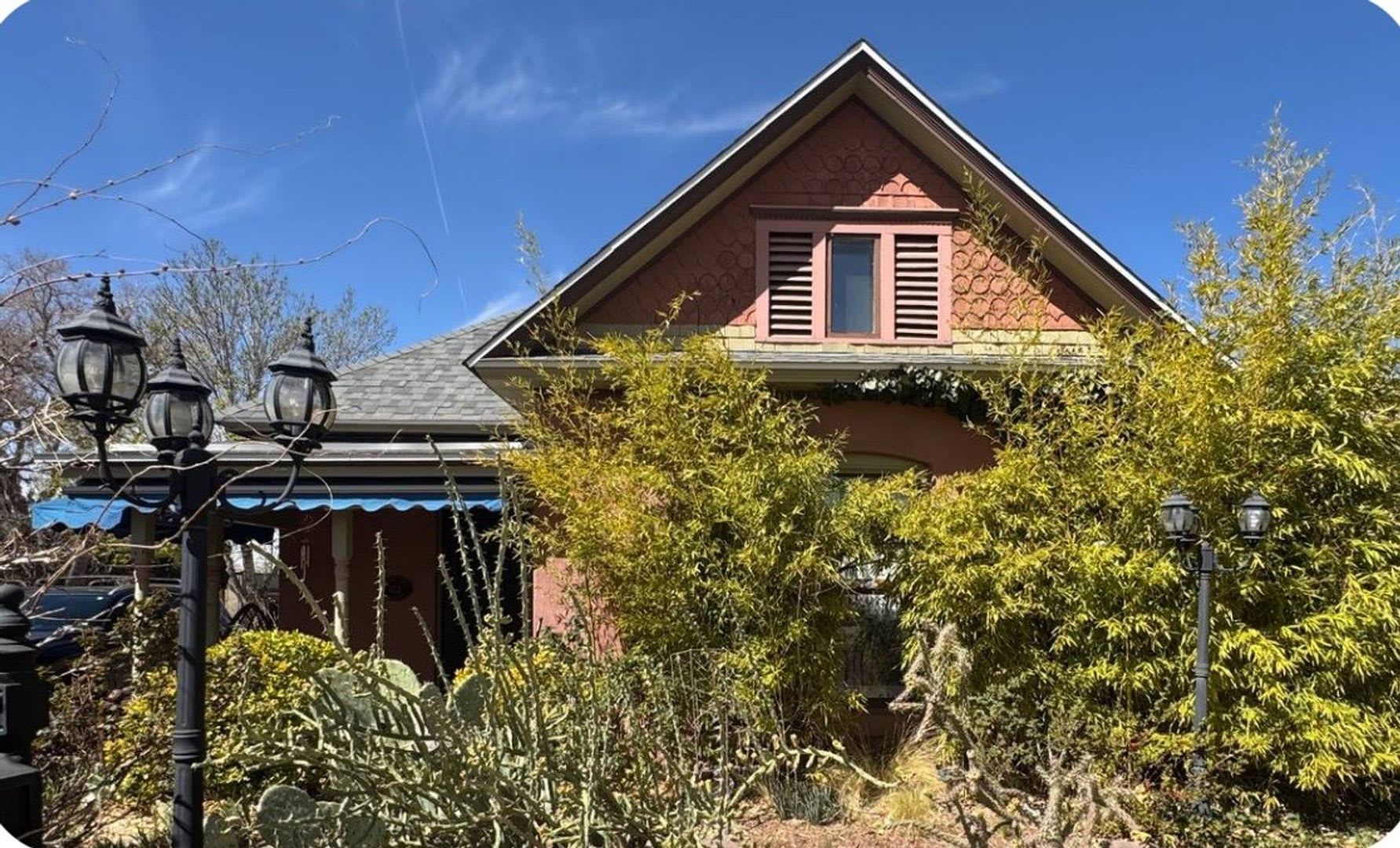 Historic Home 2 Bedroom +office 2 Baths, and Off street Parking – photo 1