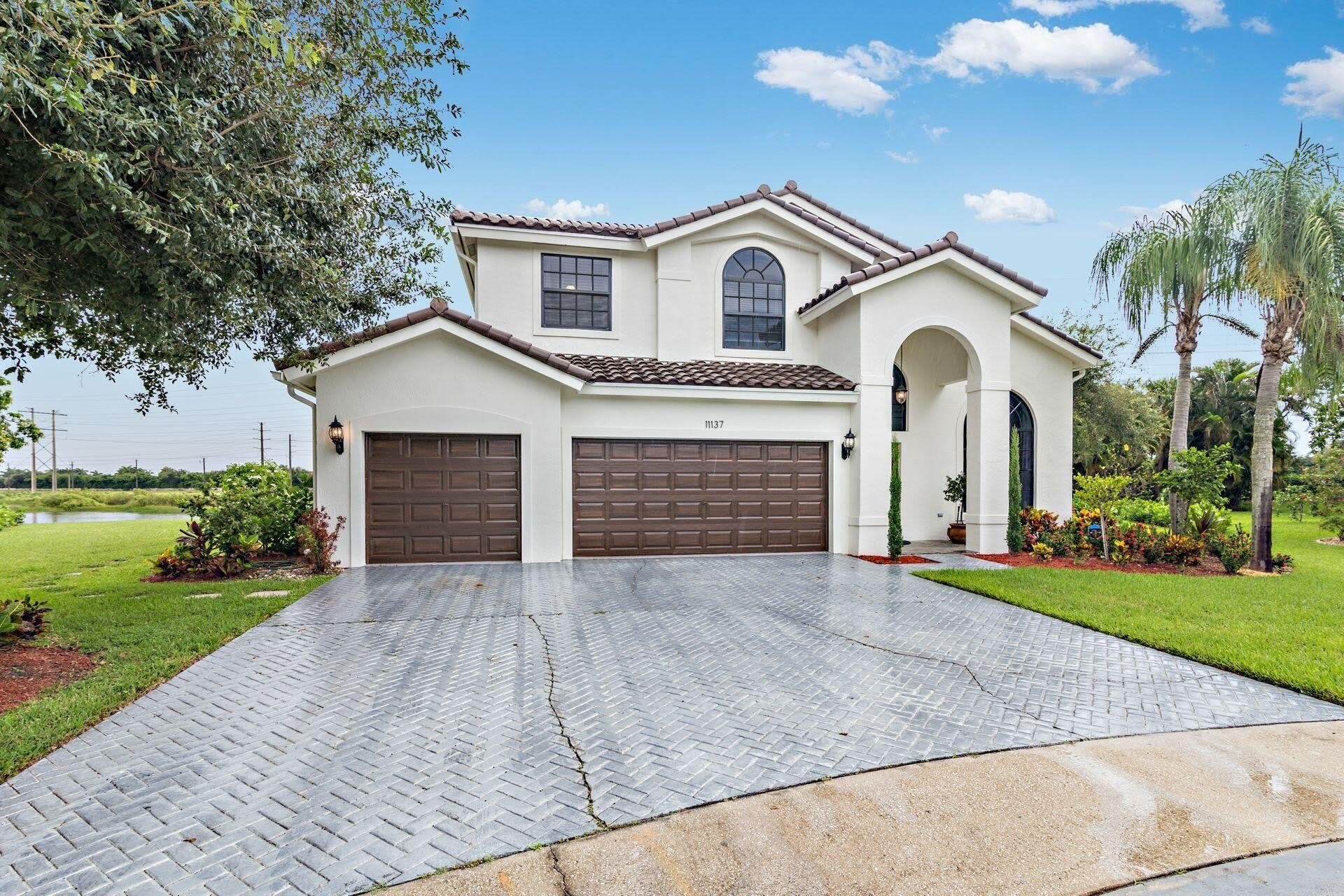 11137 Grandview Manor – photo 1