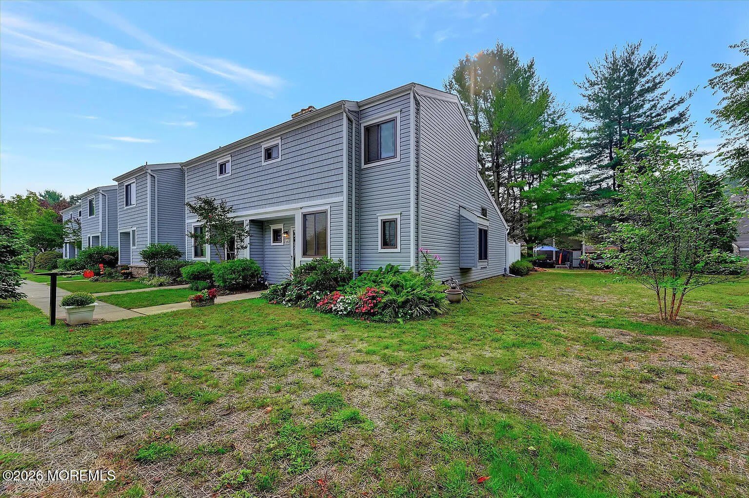 13 Helene Court – photo 1 of 20