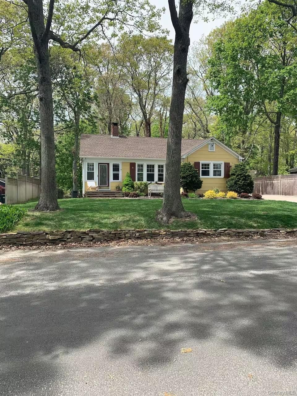 1240 West Road – photo 1 of 17