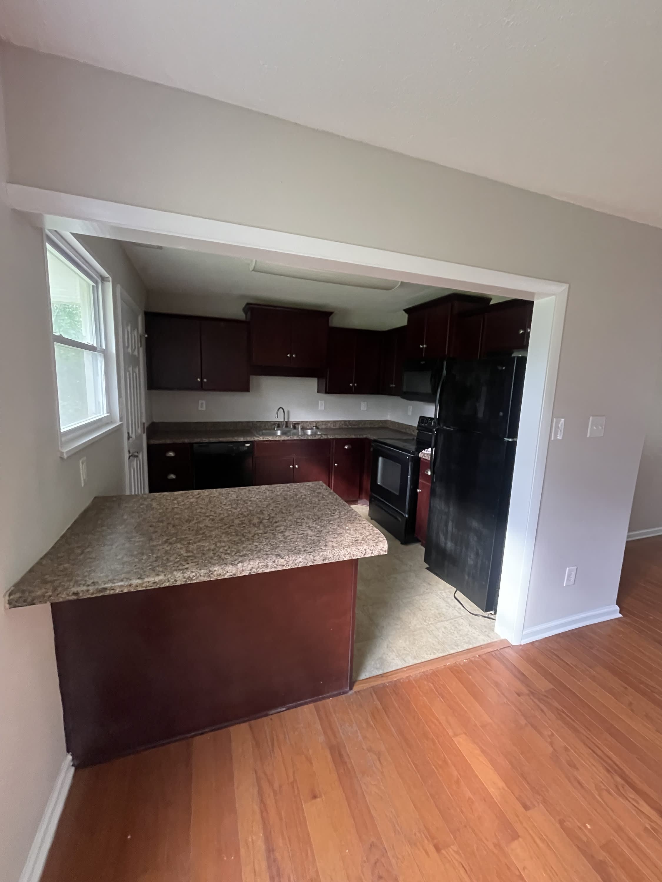 1147 Cornish St Ne – photo 1 of 192