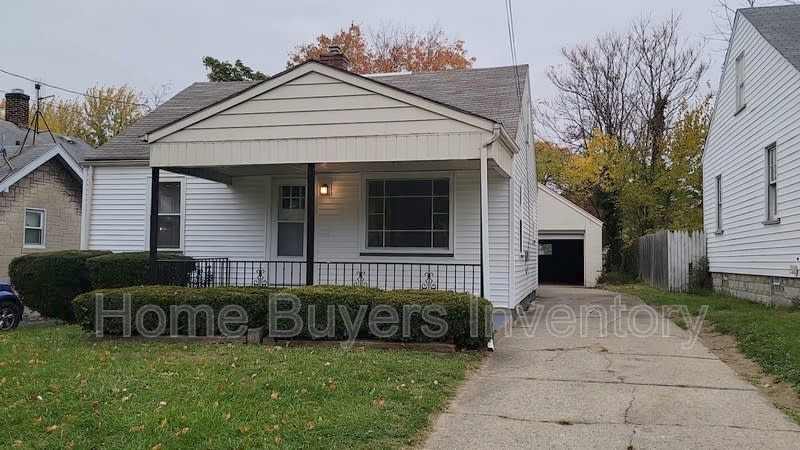 236 Hilton Ave – photo 1