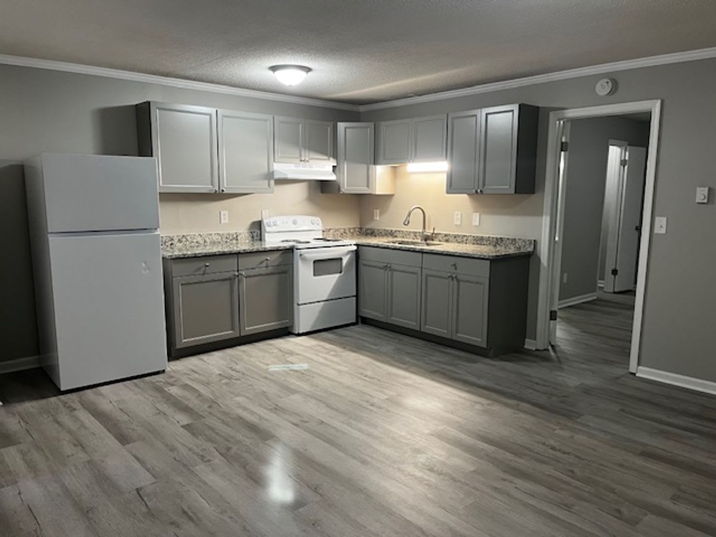 1967 Lakeview Road Unit G – photo 1 of 47